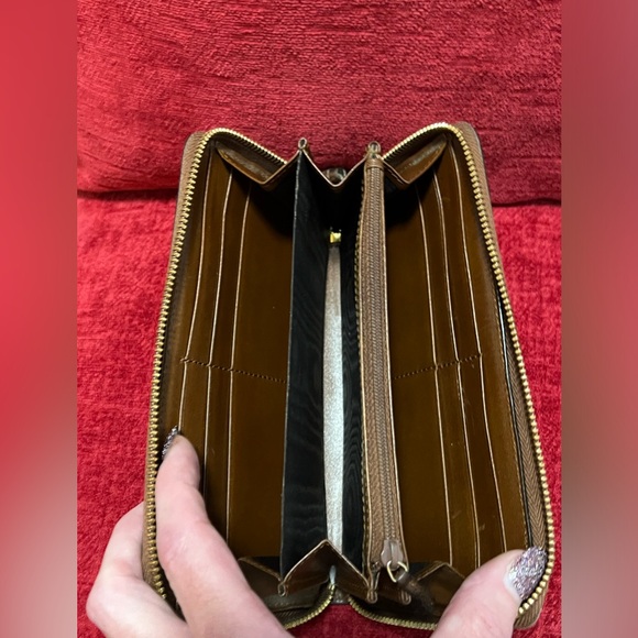 GUCCI AUTHENTIC BROWN ICONIC GG CANVAS ZIPPY WALLET. EUC. - Picture 3 of 8